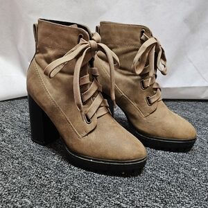 Soda Taupe Chunky Heel Lace Up Combat Lug Sole Boots 4in Heel Size 8